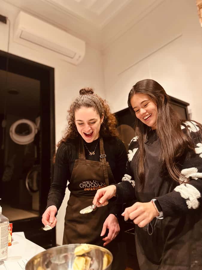 1.5h Cusco Chocolate Workshop - Truffles & Hot Chocolate - Rolling, shaping, and coating your 20 truffles