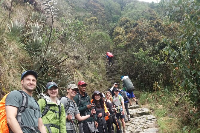 2 Day Hiking Short Inca Trail to Machu Picchu - Wiñay Wayna, lunch, and the approach to the Sun Gate