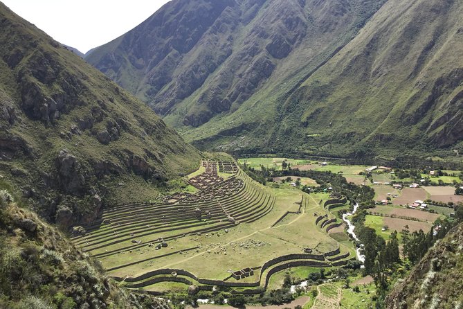 2-Day Private Short Inca Trail to Machu Picchu - The Sun Gate and first sight of Machu Picchu