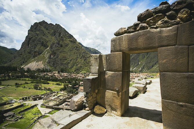 2 Day Sacred Valley and Machu Picchu Guided Tour from Cusco - What the $679 price covers