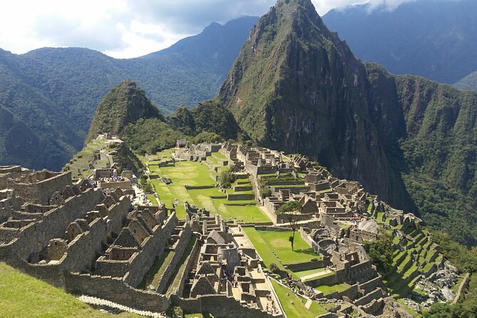 2-Day Sacred Valley & Machu Picchu by Train - Small Group Tour - Pisac: terraces, stonework, and a short market visit
