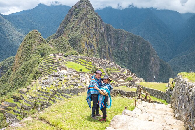 2-Day Tour: Sacred Valley & Machu Picchu – All Tickets Included - Ollantaytambo is the day’s historical anchor