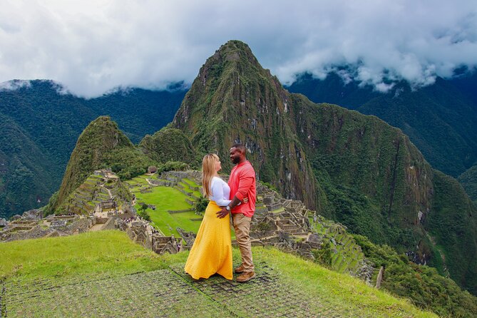 2-Day Tour: Sacred Valley & Machu Picchu – All Tickets Included - Day one begins with Cusco’s high viewpoints