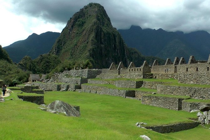 2 Days : Sacred Valley Conection Machu Picchu || Private Tour || - Entering Machu Picchu by bus