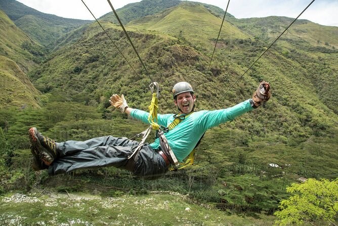 4-Day Inca Jungle Adventure, Mountain Biking, Rafting and Zipline - Day one: cycling from Abra Málaga to the tropical lowlands