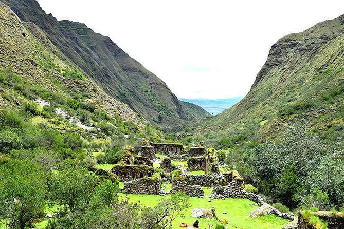 4-Day Lares Trek to Machu Picchu - Day 3: A Quechua home, local fields, and Lares hot springs