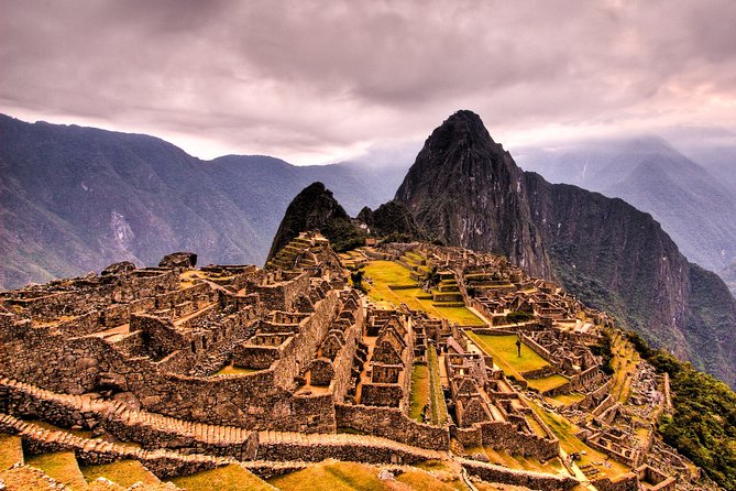 7-Day Tour from Cusco with Machu Picchu and Rainbow Mountain - Your first afternoon in Cusco: temples and Inca stonework