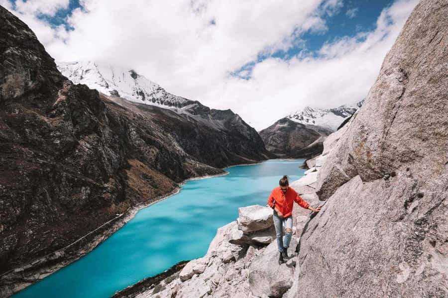 Ancash: Trekking to Paron Lagoon with Entrance | Full day| - Carhuaz offers a useful early stop