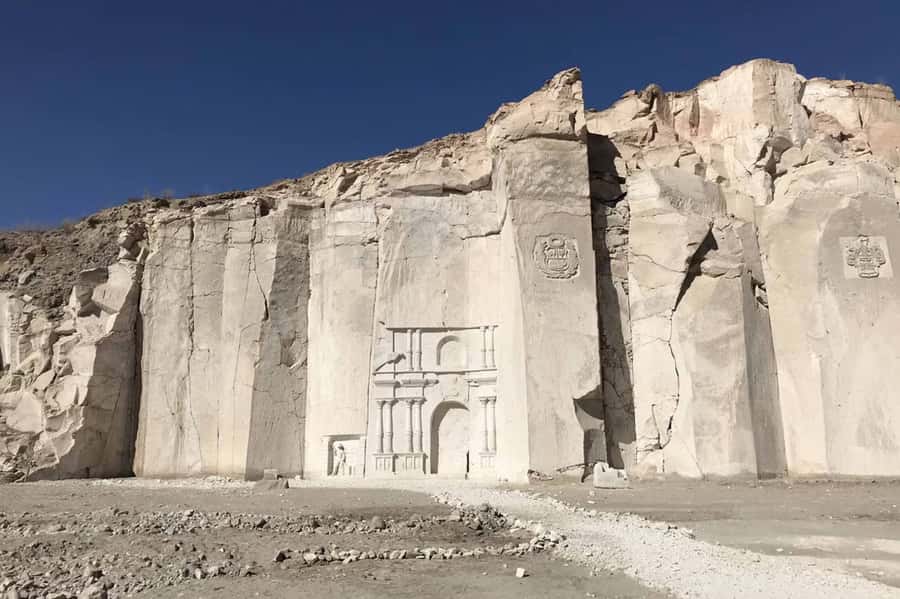 Arequipa: Half Day Sillar Route and Culebrillas Canyon + Yanahuara Viewpoint - What You See at the Añashuayco Quarry