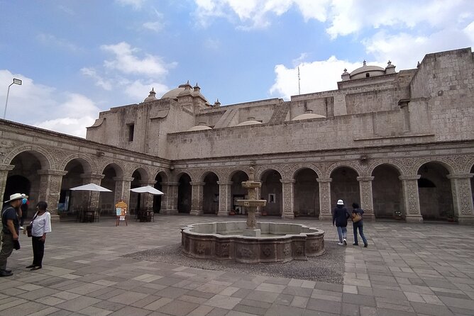Arequipa Tasting Tour - Plaza de Armas and Arequipa’s changing face