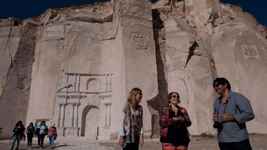 Arequipa|| The Sillar Route+Culebrillas Canyon - The walk toward Culebrillas Canyon