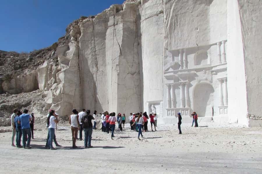 Arequipa: The White City Origins – Sillar Route Half Day - Añashuayco Quarry and the work of sillar