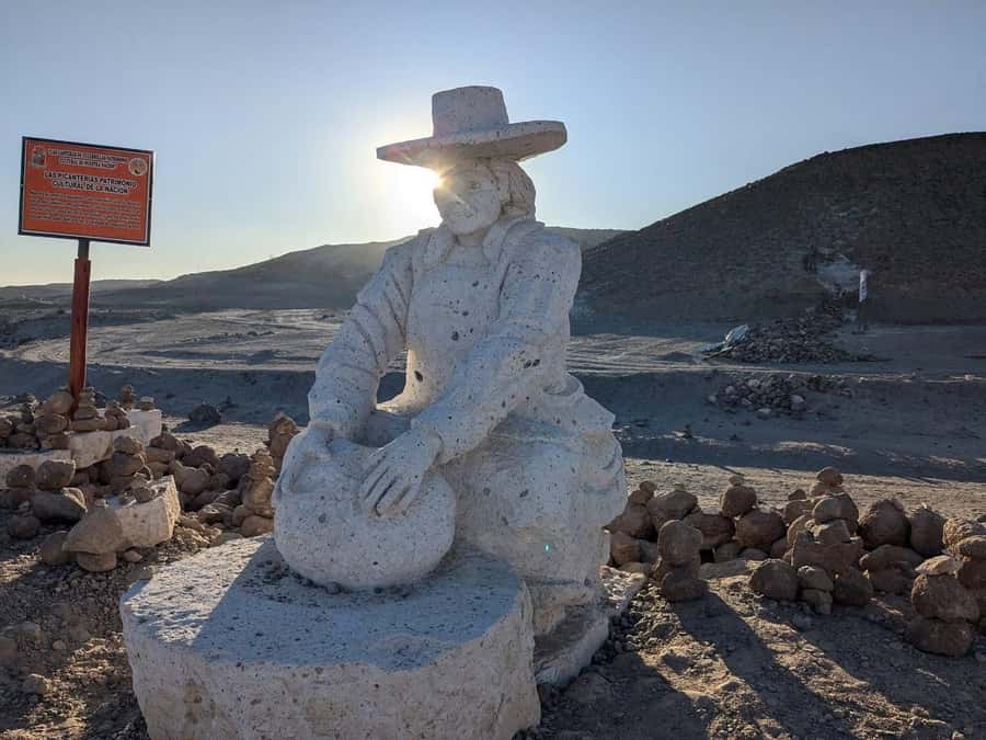Arequipa | Tour of the Sillar Route + Culebrillas Canyon - Looking for the petroglyphs