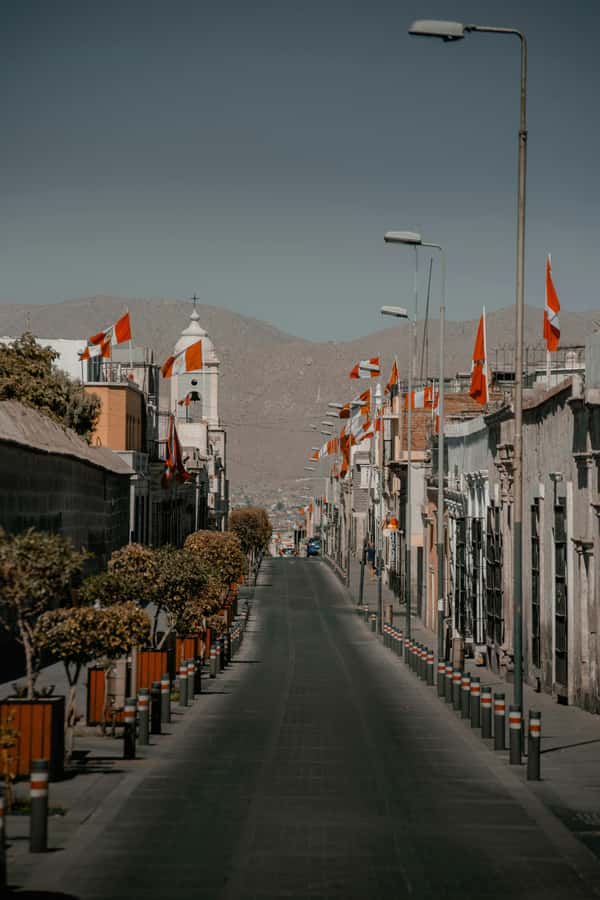 Arequipa: Walk through the Historic Center of the City - Tambos show an older side of daily life