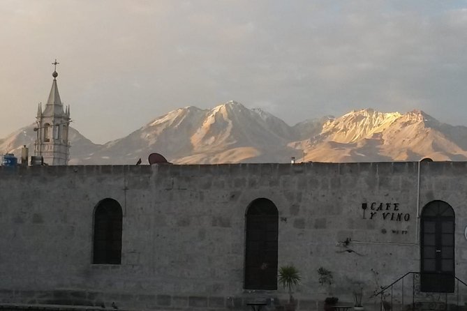 Arequipa Walking Tour city center and drinks experience - The historic center: white stone, faith, and city life
