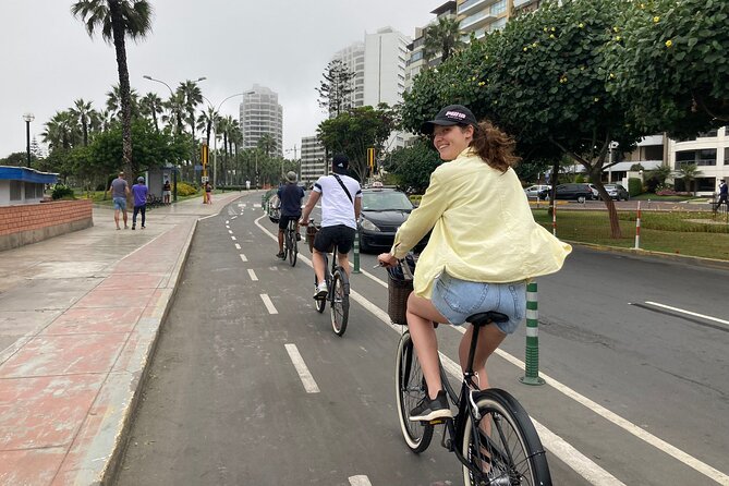 Bike Tour Lima | Ride along Miraflores & Barranco - Bajada de los Baños and Barranco’s outdoor art
