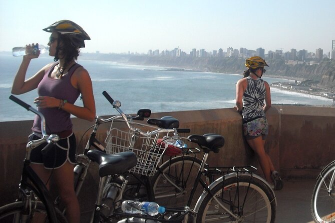 Bike Tour San Isidro, Miraflores and Barranco, - Barranco, from old mansions to the Bridge of Sighs
