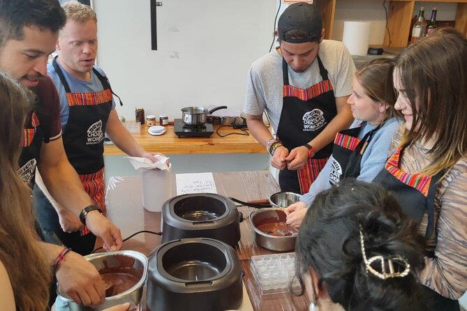Chocolate Workshop in Cusco with Premium Organic Cacao - Learning the chocolate process, without processing cacao beans