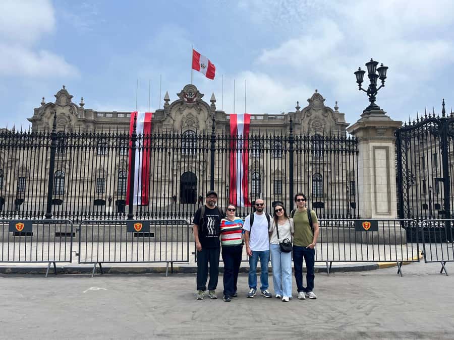 City tour and the best highlights in lima - Parque del Amor and the Pacific view