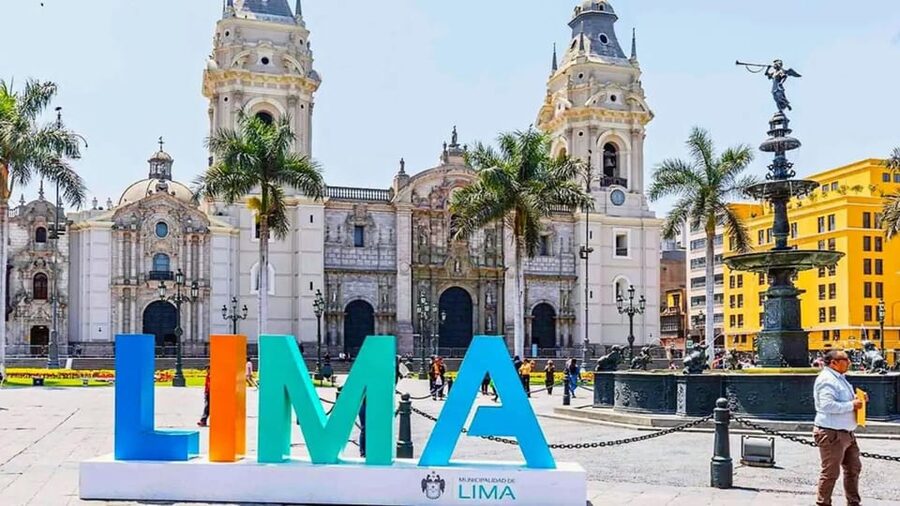 City Tour Colonial and Modern Lima for 5 Hours - El Olivar, San Isidro, and the return route