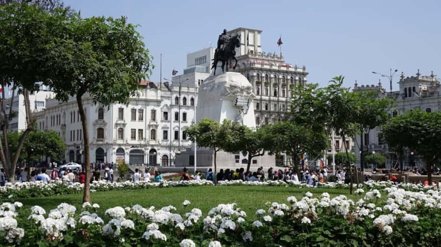 City Tour Colonial and Modern Lima for 5 Hours - Guide quality and the bilingual format