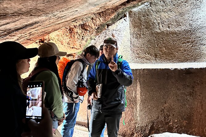 City Tour Cusco - Q’enqo: rock-cut ritual space