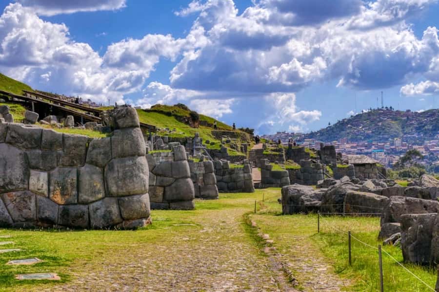 City Tour Cusco Qoricancha Sacsayhuaman y Tambomachay - Sacsayhuamán and the stones above Cusco
