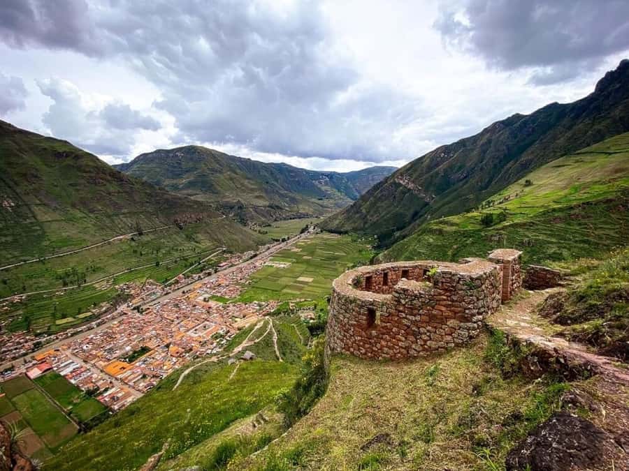 City Tour Cusco & Valle Sagrado Pisac mas Almuerzo - Pisac’s terraces require the final climb