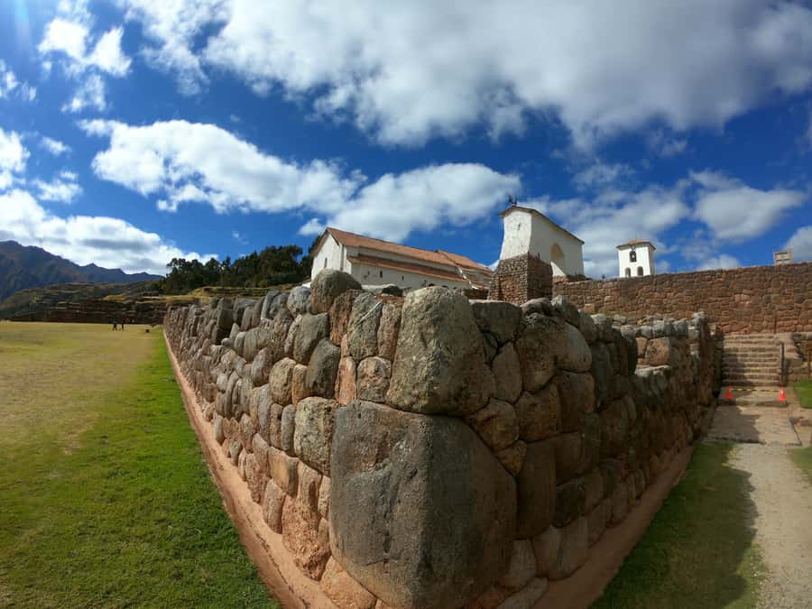 Classic Sacred Valley full day - Urubamba is the practical lunch break
