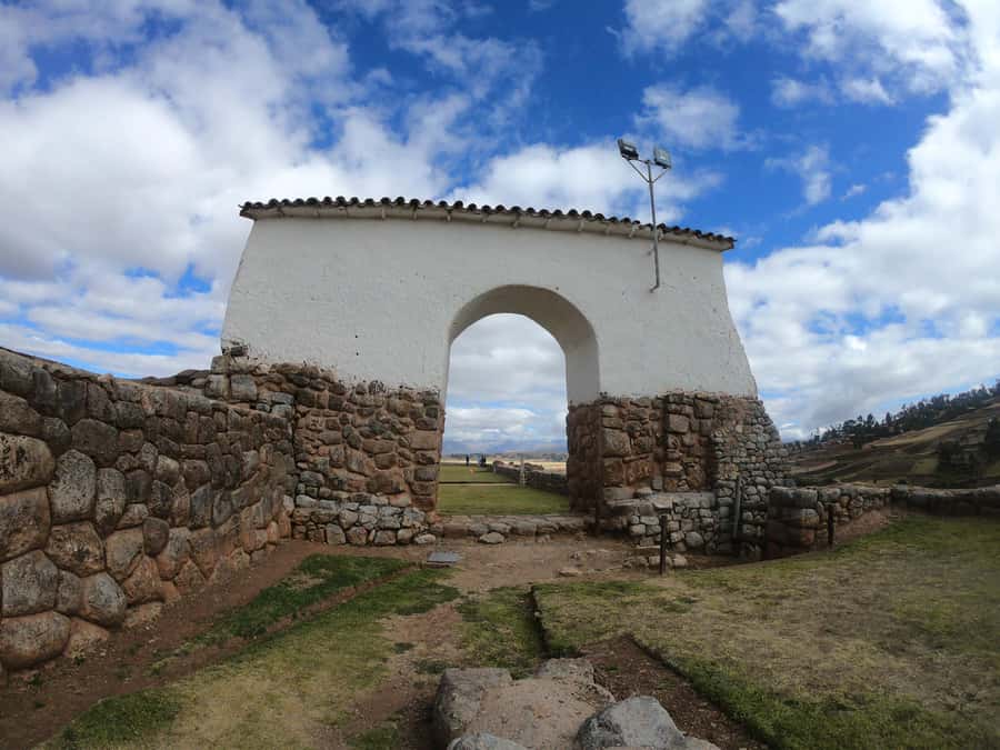 Classic Sacred Valley full day - Pisac combines ruins and local shopping