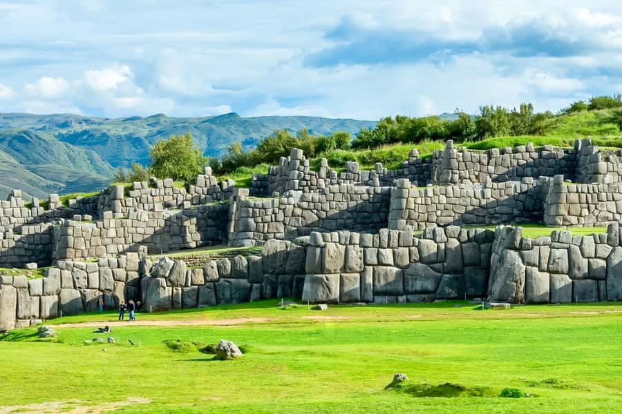 Cusco: City and Nearby Ruins 5-Hour Guided Tour - Sacsayhuaman and the giant fitted stones