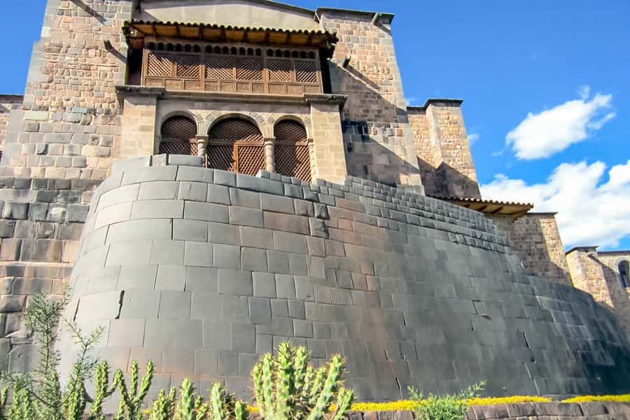 Cusco: City and Nearby Ruins 5-Hour Guided Tour - Qenqo and its carved underground passages