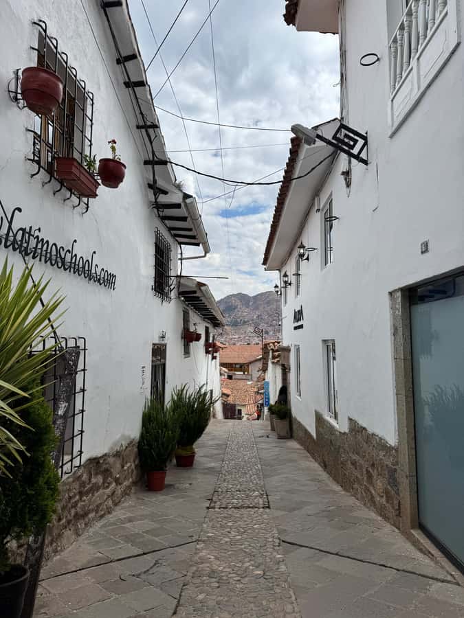 Cusco: Cultural Walking Tour with Local Guide⭐⭐⭐⭐⭐ - The luthier visit and traditional music