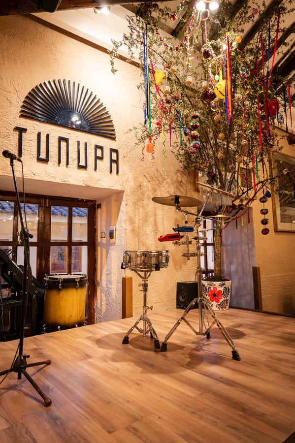 Cusco: Folkloric Andean Show & 3-Course Dinner at Tunupa - Drinks, service, and the value of the $40 price
