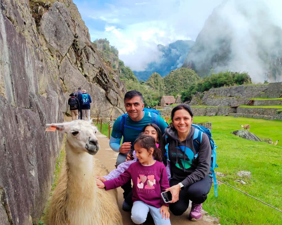 CUSCO: Full Day All Included Private Machu Picchu Experience - Lunch in Aguas Calientes and the return trip