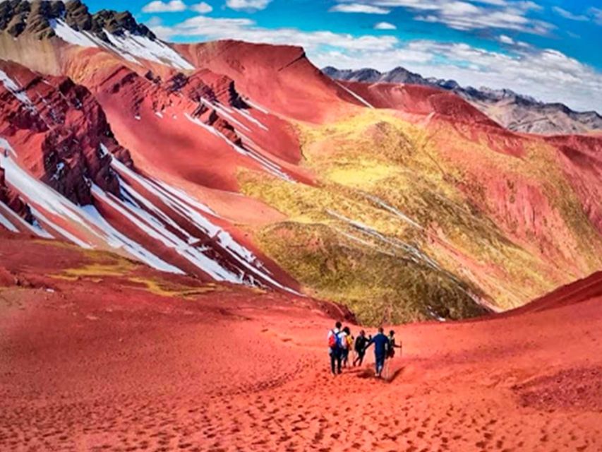 Cusco : Full day Palcoyo Mountain of colors - The 50-minute walk and mountain views
