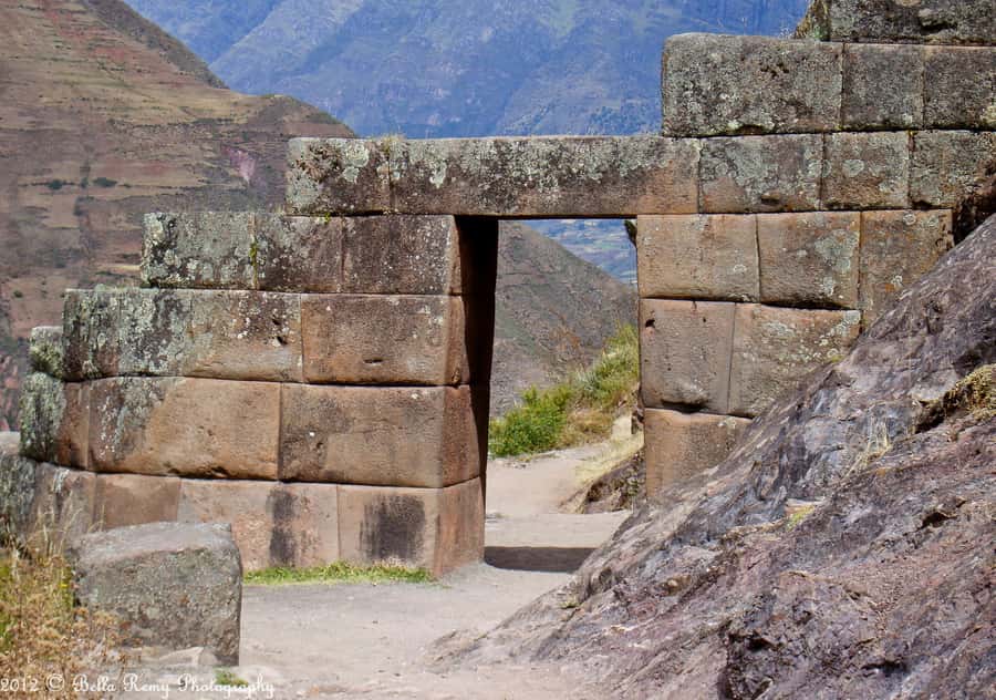 Cusco: Full-Day Sacred Valley and Maras Tour - Pisac combines ruins, shopping, and a final look at the valley
