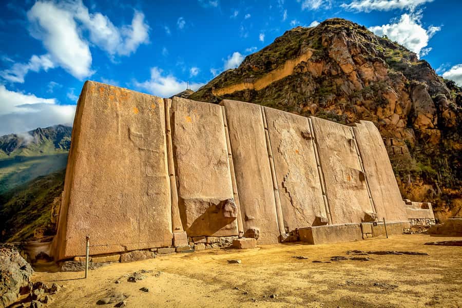 Cusco: Full-Day Tour of The Sacred Valley With Lunch - Pisac: market color and high Inca terraces