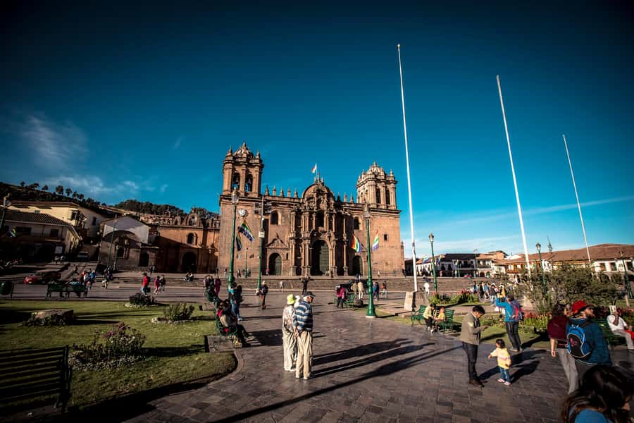 Cusco: Half-Day City and Nearby Archaeological Sites Tour - Cusco Cathedral and the city’s Main Square