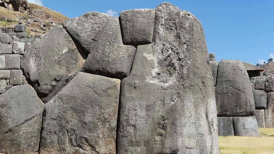 Cusco: Half-Day City Tour with Sacsayhuaman and Q'enco - Sacsayhuamán and the stones that define the morning