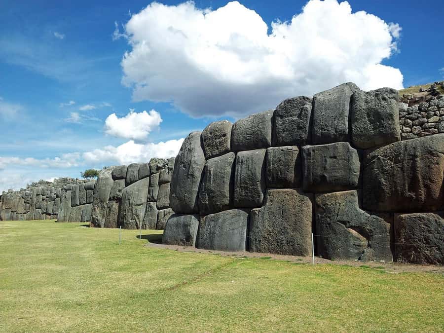 Cusco: Half-Day City Tour with Sacsayhuaman and Q'enco - Tambomachay and the final walk