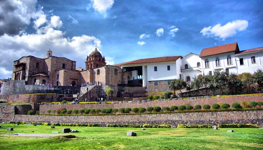 Cusco: Half-Day City Tour with Sacsayhuaman and Q'enco - The guide makes the difference
