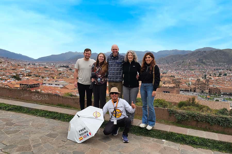 Cusco: Historic Walking Tour with Pisco Sour and Music Show - Starting beside the Inca Fountain in Plaza de Armas
