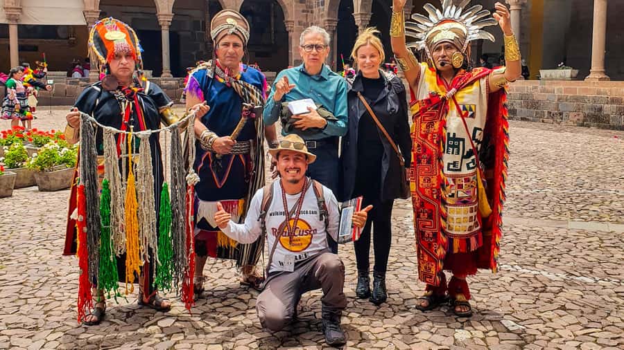 Cusco: Historic Walking Tour with Pisco Sour and Music Show - The luthier’s workshop and Andean music