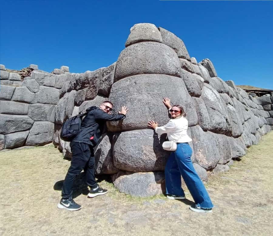 Cusco: Historical Guided City Tour with 4 Inca Ruins - Sacsayhuaman and the problem of moving giant stones