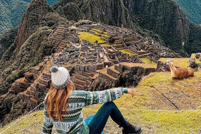 Cusco in 2-days: Sacred Valley and Machu Picchu - Day 1: Chinchero textiles and the high terraces of Moray
