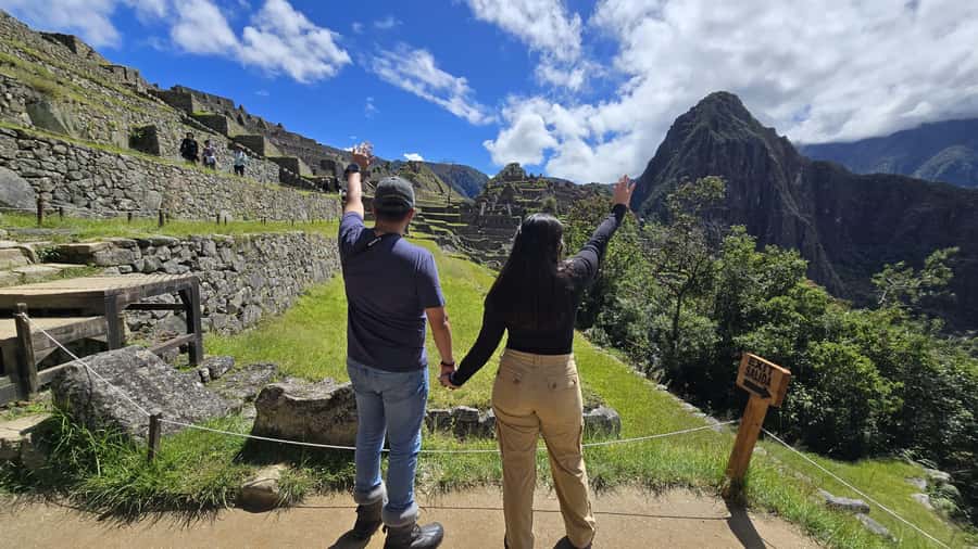Cusco: Machu Picchu Day Trip with Train + Entrance ticket - What to pack for a long mountain day