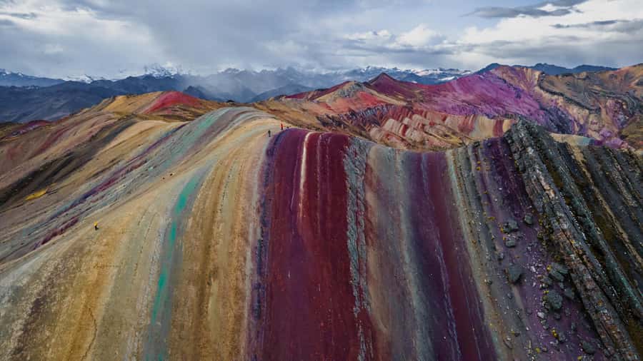 Cusco: Palcoyo Mountain Day Trip with Breakfast and Lunch - The 40-minute walk to Palcoyo Valley