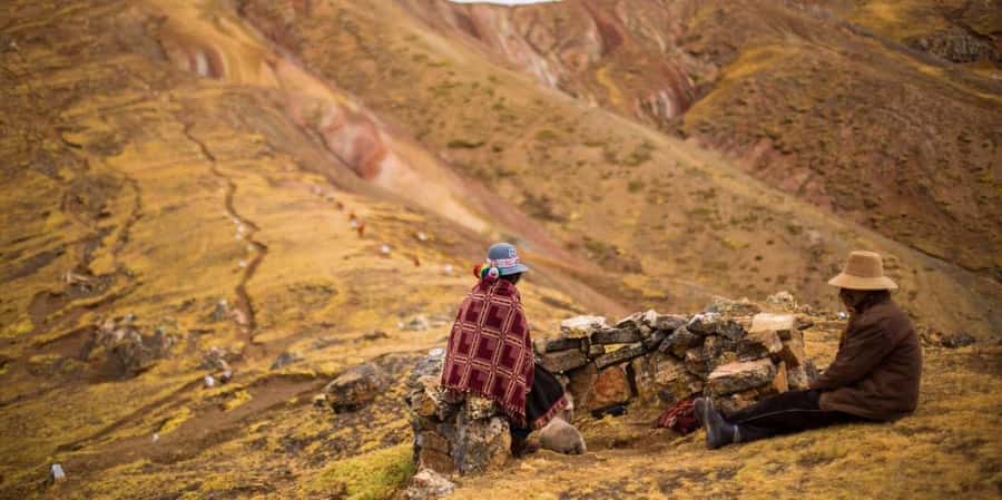 Cusco : Palcoyo - Rainbow Mountain Hidden Sister - Views toward Apu Ausangate