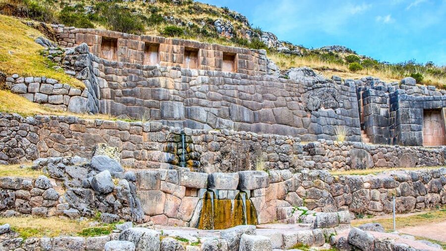 Cusco: Pisac, Sacsayhuaman, Q'enqo, and Tambomachay Tour - Qenqo, a ritual site with a shorter visit
